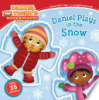 Daniel_plays_in_the_snow
